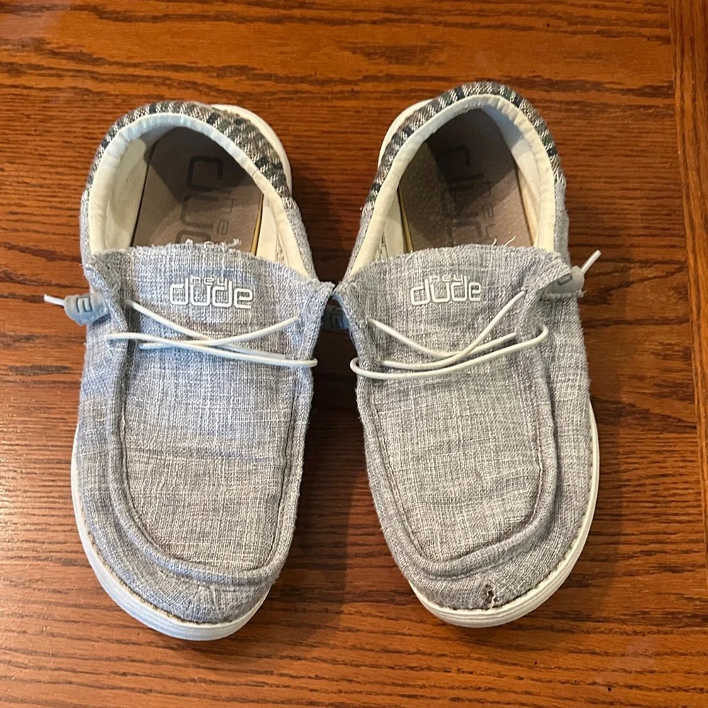 Men’s hey dude, shoes size 11